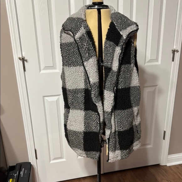 Zesica Jackets & Blazers - Cozy Plaid Sherpa Vest